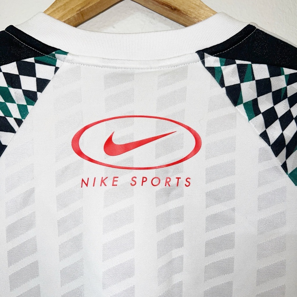 Nike sportswear geometric checkered green black and white long sleeve crop tee - Picture 10 of 10